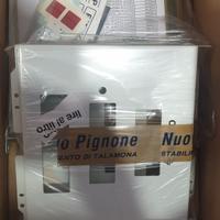 coppia di placche in ferro distributore benzina