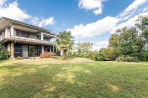 OLGIATE OLONA - VILLA BIFAMILIARE CON AMPIO GIARDI