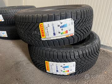 215 55 16 invernali Pirelli NUOVE!! mai usate!