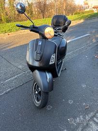 VESPA GTS 300 SUPER SPORT