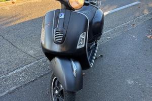 VESPA GTS 300 SUPER SPORT