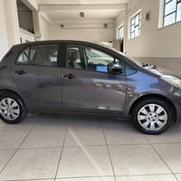 TOYOTA Yaris 1.0 5 porte Now