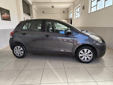 TOYOTA Yaris 1.0 5 porte Now