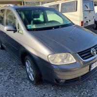 VW Touran 2.0 TDI 7 Posti VOLANO RUMOROSO !!!