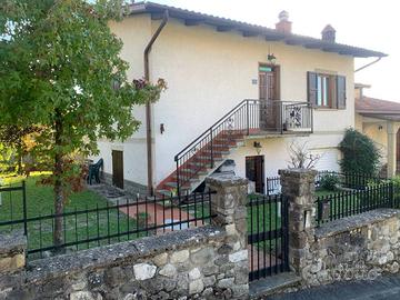 Villa a Chitignano, 4 locali