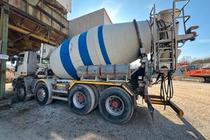 Autobetoniera IVECO scarrabile