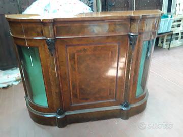 Credenza Vittoriana