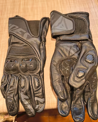 guanti da moto dainese