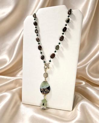 Collana con crisoprasio, smeraldi, agata, fluorite