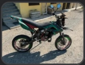 Sca.mbio 2 moto 50c -prezzo simbolico leggere desc