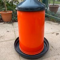 Mangiatoia per polli