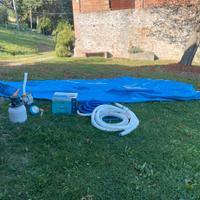 ATREZZATURA PER PISCINA