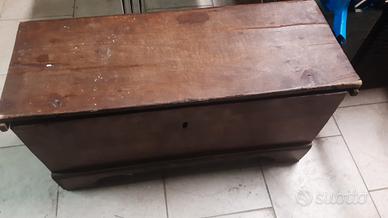 antica piccola cassapanca 