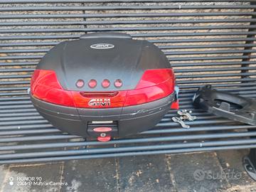bauletto GIVI v47 completo di piastra