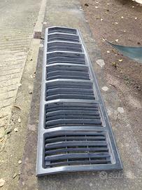 griglia anteriore jeep  Cherokee 