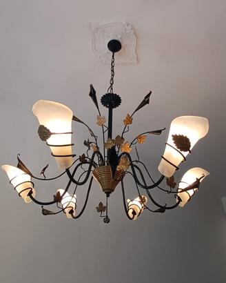 Lampadario vintage in ferro battuto e vetro
