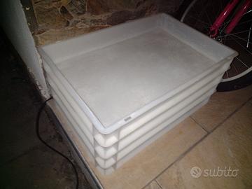 Contenitori per per l'impianto per la pizza