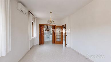 TRILOCALE CON INGRESSO INDIPENDENTE, NO SPESE COND