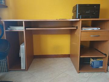 scrivania usata . Gorizia