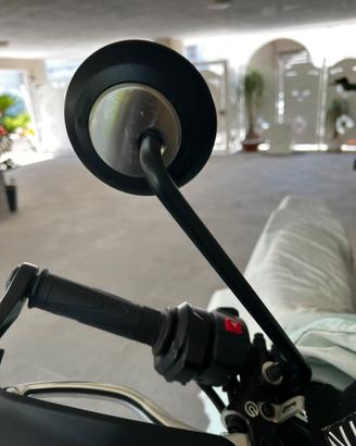 Specchietto dx Triumph