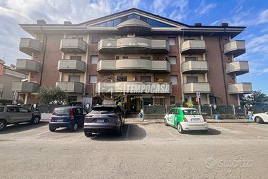 APPARTAMENTO CON TERRAZZO E GARAGE PRIVATO