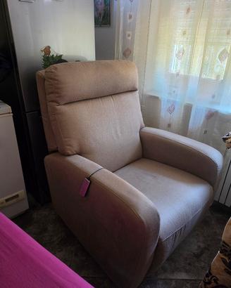 Poltrona reclinabile 