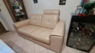 divano pelle beige 