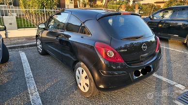 Opel Corsa 2010 GPL con gancio traino – Funzionant