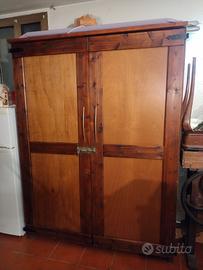 armadio bottiglie vino