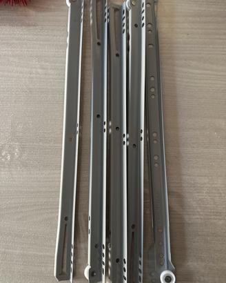 Coppia di guide per cassetti