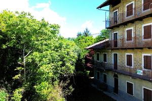 CASA SEMINDIPENDENTE A STRONA