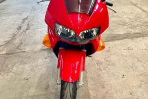 Honda vfr 800 rc46