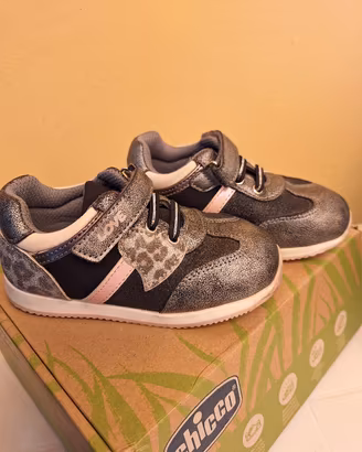 scarpa strappo chicco