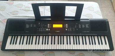 Tastiera Yamaha PSR-EW300