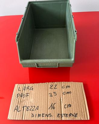 Contenitore in plastica medio