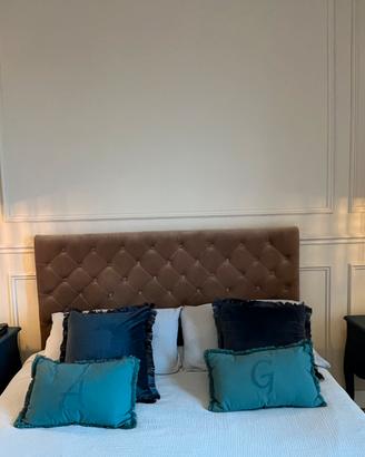 Testata letto imbottita velluto color tortora