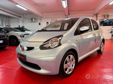 Toyota Aygo 1.0 12V VVT-i 5 porte Sol