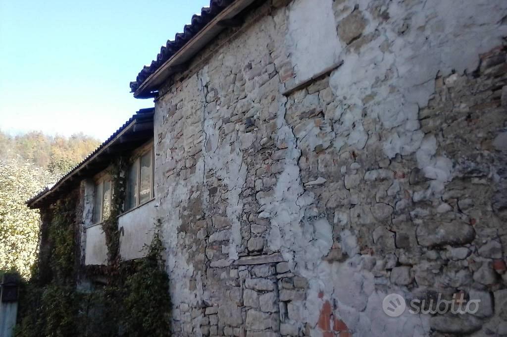 Rustico / Casale di 160 m² con 3 locali a Val di N - Altro