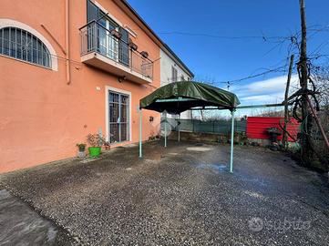 CASA DI CORTE A SAN MARTINO VALLE CAUDINA