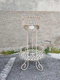 fioriera portapiante in ferro  in stile vintage