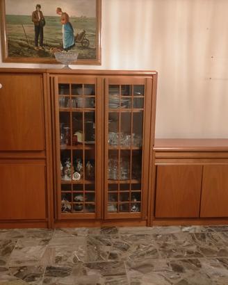 Mobili sala con tavolo e sedie