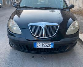 Lancia y - 2004
