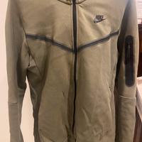 Tech nike