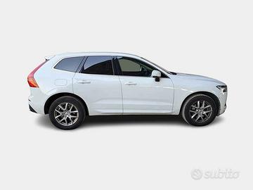 VOLVO XC60 B4 D AWD Geartronic Momentum Pro