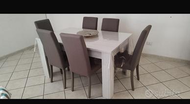 Tavolo e sedie