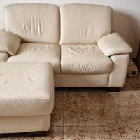 divano ecopelle 2 posti + pouf (come nuovo)