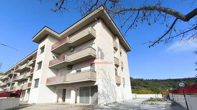 Appartamento di 120 m² con più di 5 locali e box a