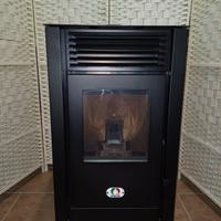 stufa a pellet 10 kw usata