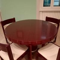 Tavolo e 4 sedie