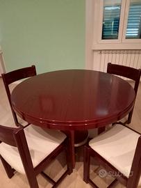 Tavolo e 4 sedie